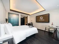Ou Si Ka Hotel Hotels near Danshui