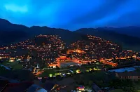 Xijiang Qianhu Miao Village Aiyi Scenic Homestay (Observation Deck) - 2 ดาว