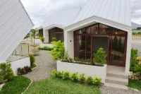 Suncoast Villas Hotels in Magalang