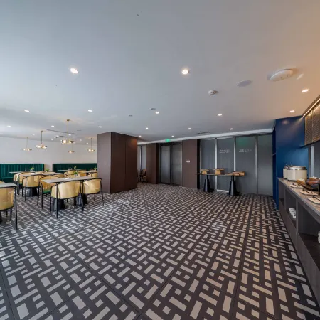 Super8 International Hotel (Goubangzi Station Central Road Branch, Beizhen, Jinzhou)
