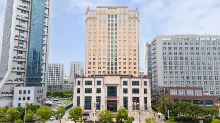 Ningde Golden Gulf International Hotel Отели рядом с достопримечательностью «Ningde Normal University»