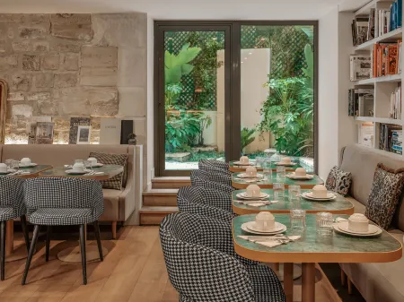 Hotel Zélie Champs-Elysées Отели рядом с достопримечательностью «Плейель»