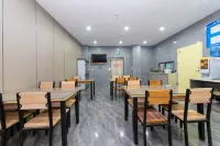 Tongchuang Ejia Chain Hotel (Gushi Xinhe Century City Store) Hotels in Gushi