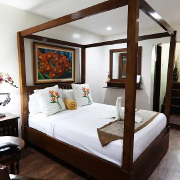 Luljetta's Garden Suites