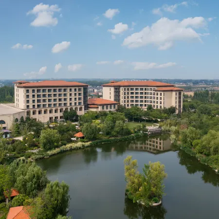 Lushang Spring Lake Resort