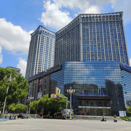 Manyue Light Luxury Hotel (Yingtan Station Tianhong Shopping Center Branch)