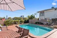 Browns Broadbeach - Pools