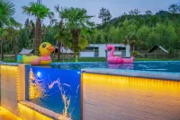 Half acre Terraced Fields · Terra Wilderness Starry Sky Pool · Vacation Designer Meisu - สระว่ายน้ำแบบอินฟินิตี้
