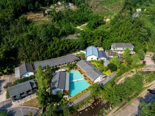 Emeishan Lotus Valley