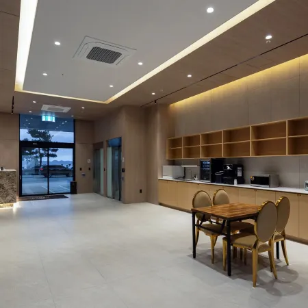 Hound Hotel Pohang Yeongildae