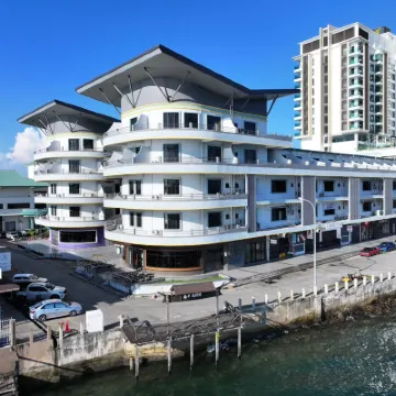 LANSE OCEAN SEAVIEW HOLIDAY HOTEL(Semporna store Chinese concierge) トゥン・サカラン海洋公園周辺のホテル