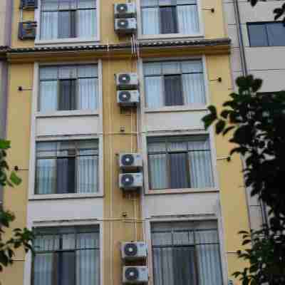 祿勸大周飯店（汽車客運站店） Hotel Exterior