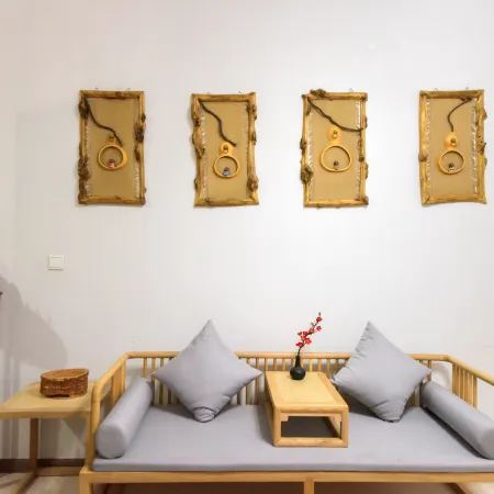 Dali Shuxiu Light Luxury Meisu Inn (Zhou Hospital High - speed Railway Station Branch