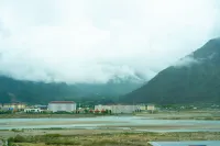 Meihao Hotel (Nyingchi Yak Plaza) - Bergblick