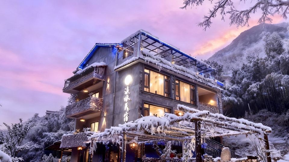 Anji Creek Travel Family River holiday beautiful stay