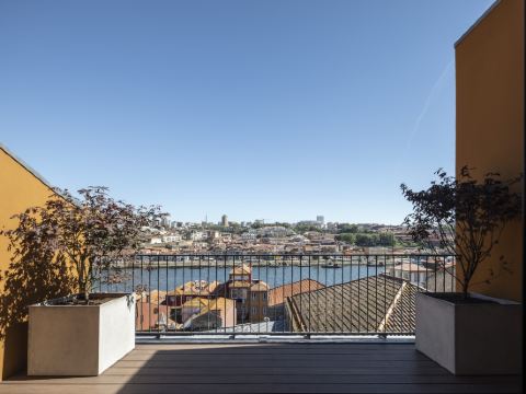 Exmo Hotel by Olivia