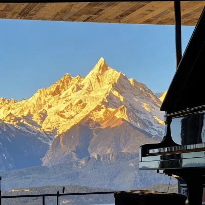 Deqin Meili Guanyun Banshan Hotel (Wunongding) โรงแรมใกล้จุดชมวิวด้านบนหมอกหนา