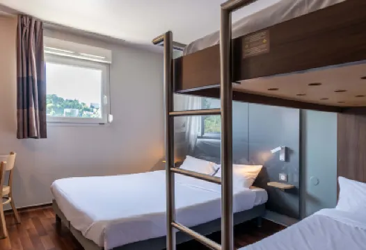 B&B Hotel Saint-Etienne Monthieu Hotels near Castle de Rochetaillee