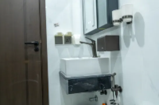 REAGAL GARDENS Hotels near Ocean Junkies Dive Centre