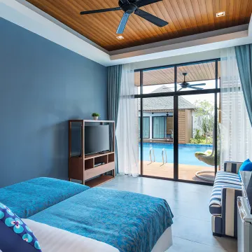 ห้องแวนน์ พร้อมทางเข้าไปสระว่ายน้ำ