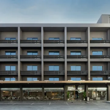 SureStay Plus by Best Western Ramkhamhaeng Airport Rail Link Bangkok Hotels near Khlong Tan