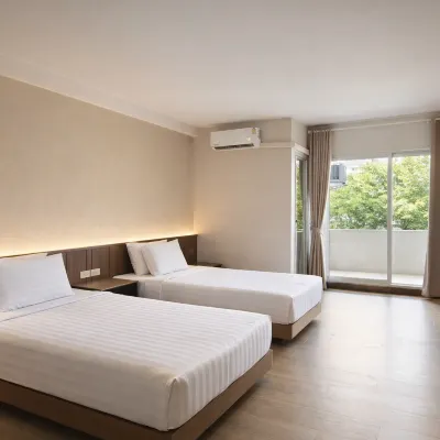 Smile Bed Hotel Hatyai Hotels near Four Face Buddha