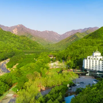 KensingtonHotel Seorak Hotels near Sinheungsa Temple
