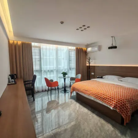 Xinyi · Lingxiu Audio-visual Homestay (Guanling Station)