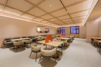 Orange Dandong Railway StationYalujiang Hotel - فطور