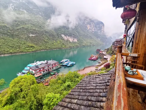Shuibo Renjia Inn - Bergblick