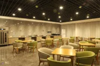 Yunbai Yun Hotel (Yunwu Anyu Wu Expressway)