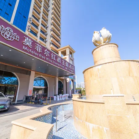 Mofeier  Red  Wine  Theme  Hotel