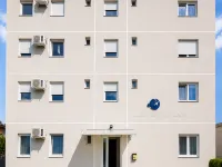 Alice's Home Hotels in Surčin