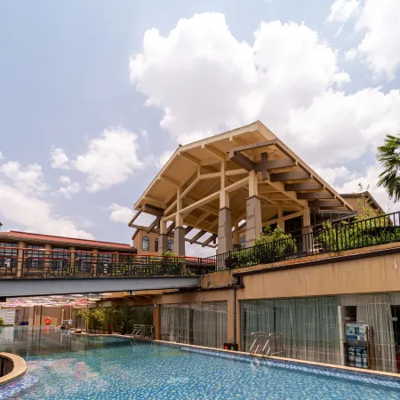 Golden Shining Gulf Hot Spring Resort Hotel