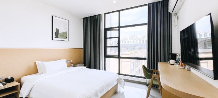 Hunchun 100 yuan hotel Hotels in Qichun