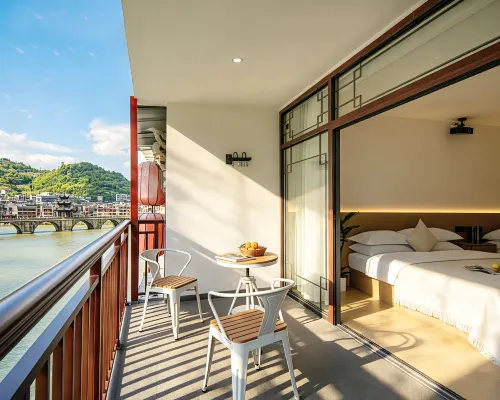 Receding Sail Hotels in Zhenyuan County
