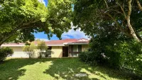 Walk to Market Square and Garden City! MacGregor