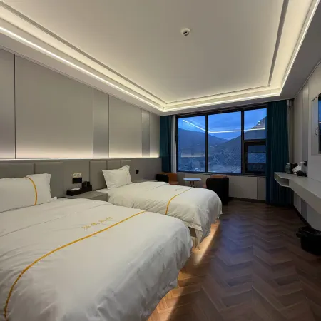 Lakang Hotel
