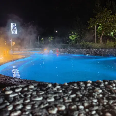 Xiaoyue Qinglan Garden Private Hot Spring Hotel (Lixiao Road Branch, Bipenggou Scenic Area)