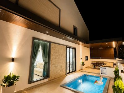 Chin Villa - Modern Balinese Style｜Private Pool | Karaoke｜Bbq｜
