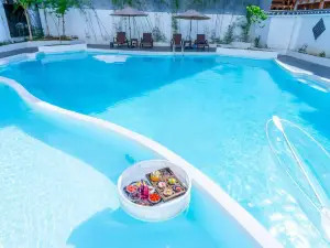 Twelve Cities · BaiyujingCourtyardHotSpringResortDesignHotel(FurongTown ScenicAreaBranch)