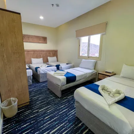 Durrat Alnamariq Hotel Отели рядом с достопримечательностью «Пещера Hira»