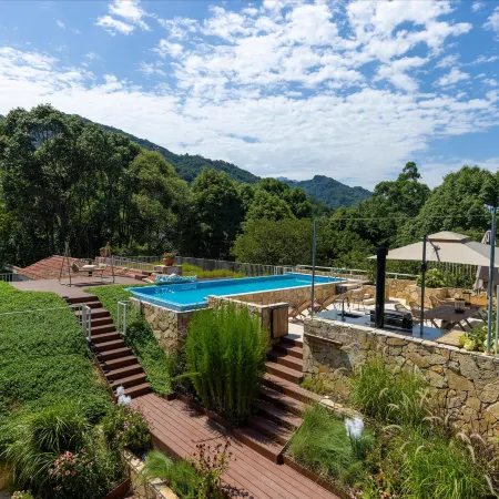 Qingcheng Huayu Hot Spring Mountain Residence