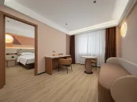 Huanyi Hotel (Yakeshi Station) - parking