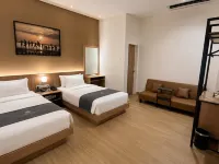 Anamcara Hotel & Convention Hotels near Puncak Pass