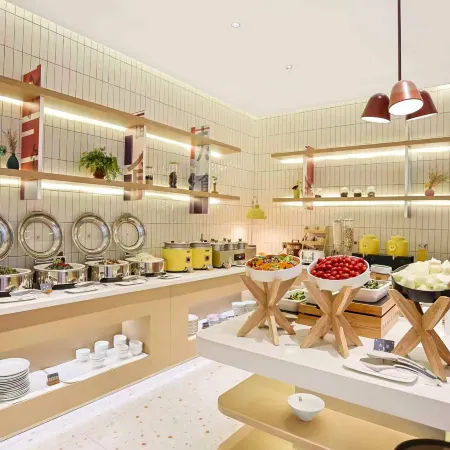 Homeinn Selected Hotel (Baicheng Railway Station Pedestrian Street)