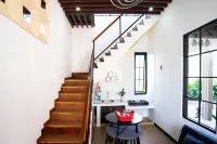 TwoSpaces Living at Carrera Villa, Batu - 陽台