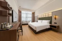 Rezen Yuanfen Four Seasons Hotel (Shenzhen North Railway Station East Square) - Mountain view