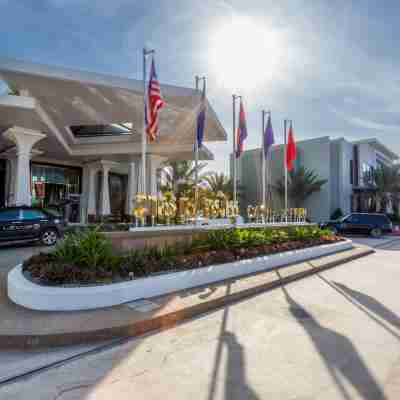 Castle Bayview Resort & Spa Hotel Exterior