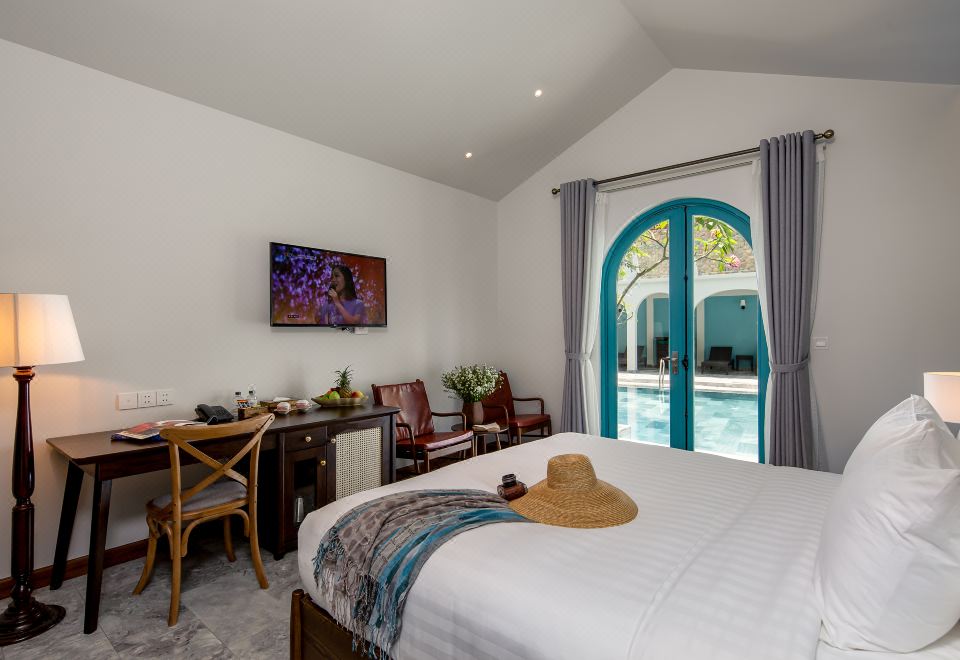 살말리아 수영장 야경